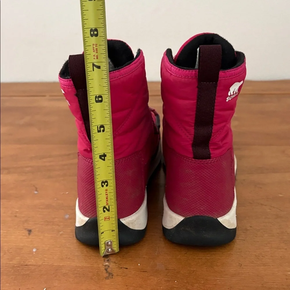 Sorel Whitney ll Quilted Snow Boots Size 4